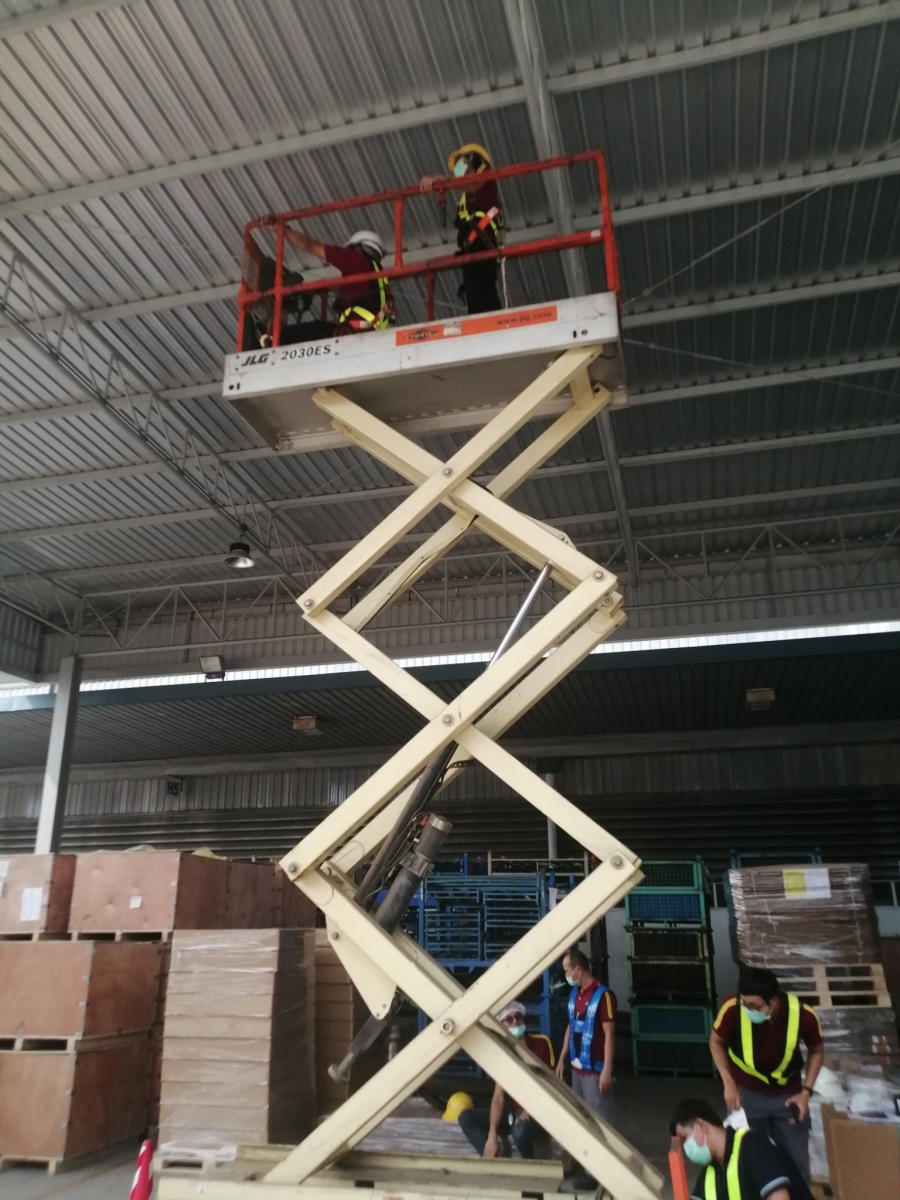 LINE_ALBUM_รถกระเช้า (ต่อ)_250828_4.jpg - หลักสูตรรถกระเช้า X-Lift และ Boom Lift